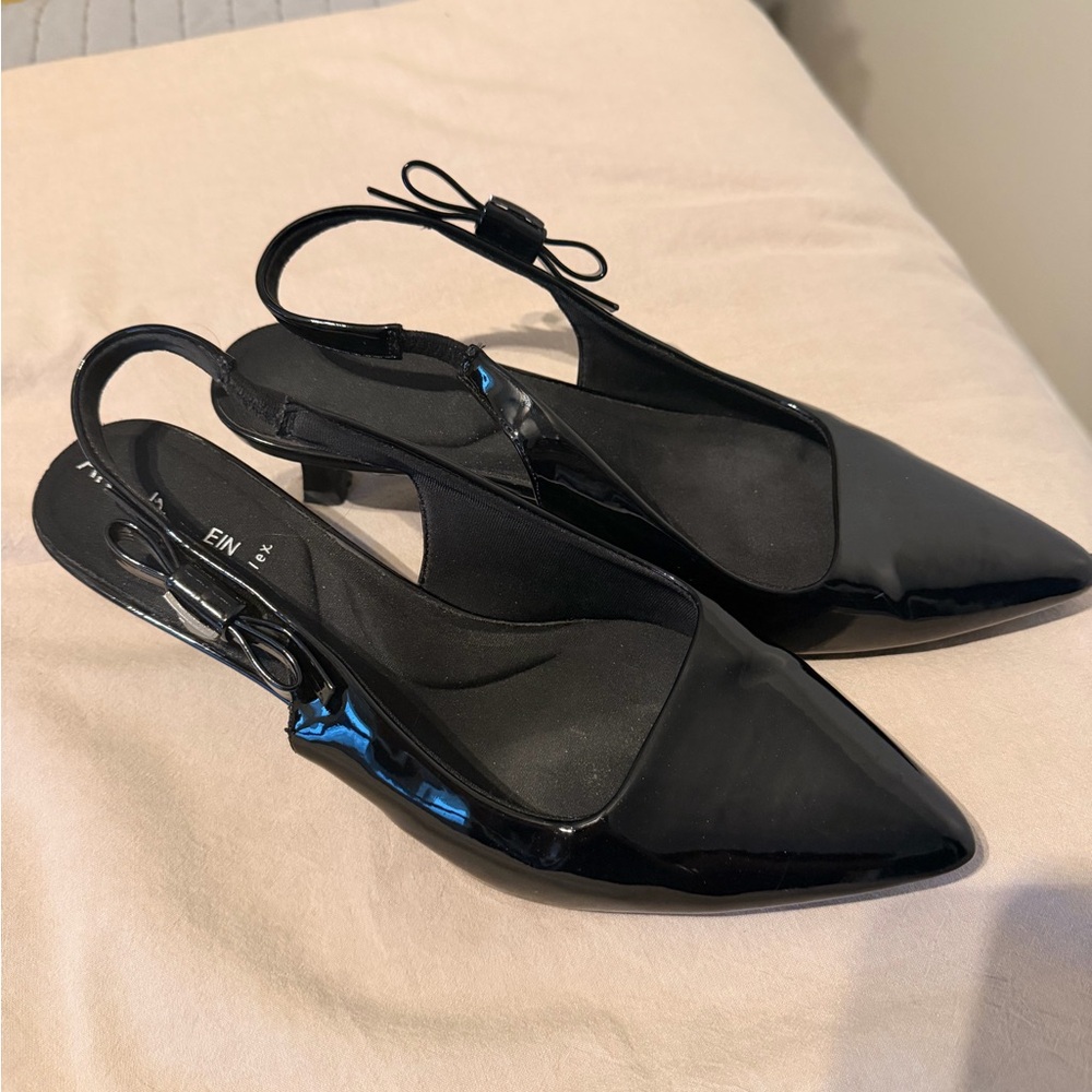 Anne Klein Elegant Black patent leather Slingback Heels